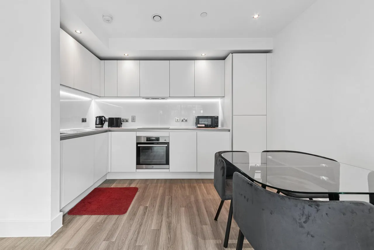 Wray Avenue, London, E16, photo 6