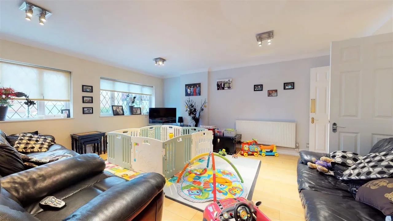 The Lindens, Loughton, photo 4