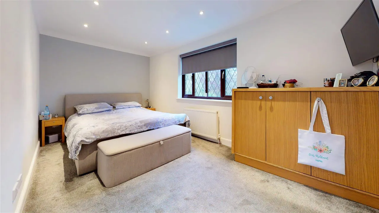 The Lindens, Loughton, photo 9