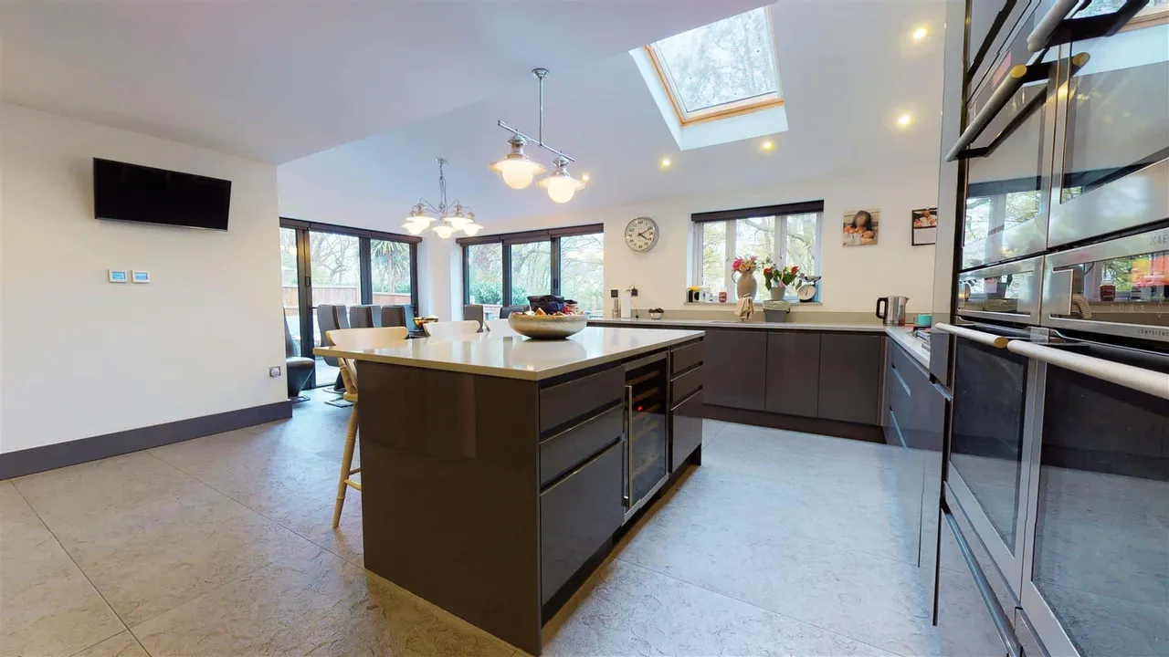 The Lindens, Loughton, photo 7