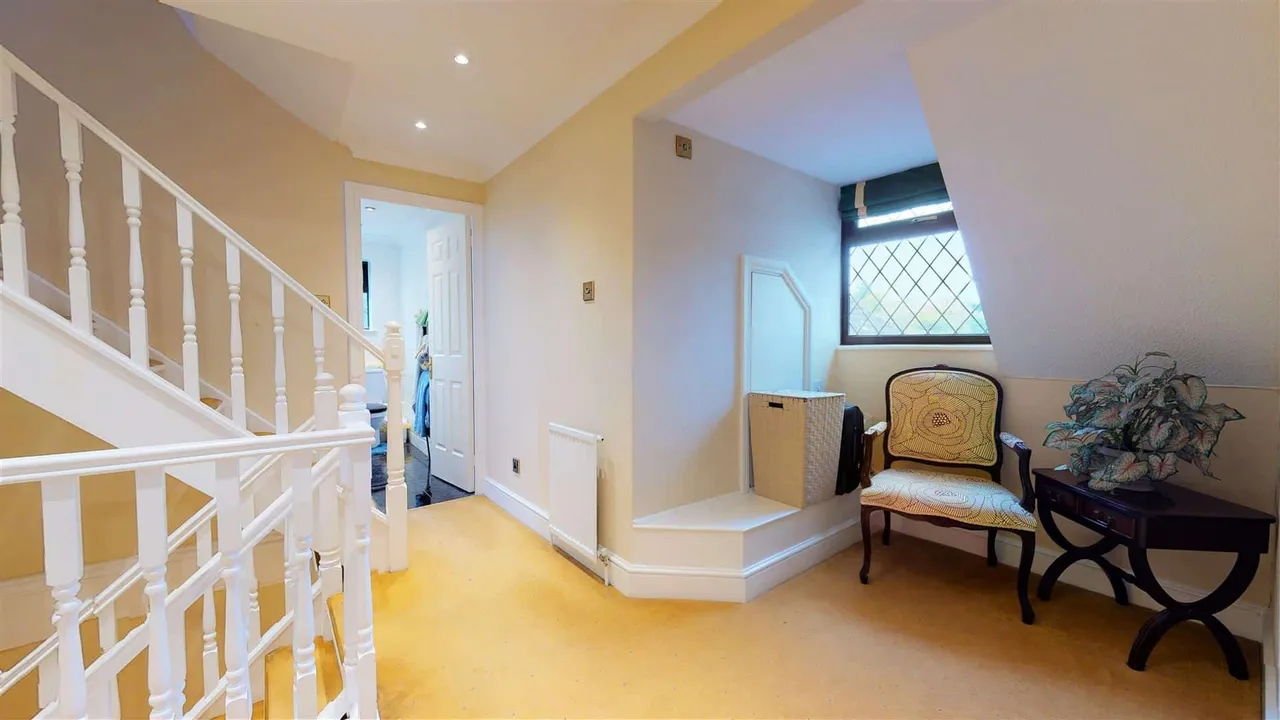 The Lindens, Loughton, photo 8