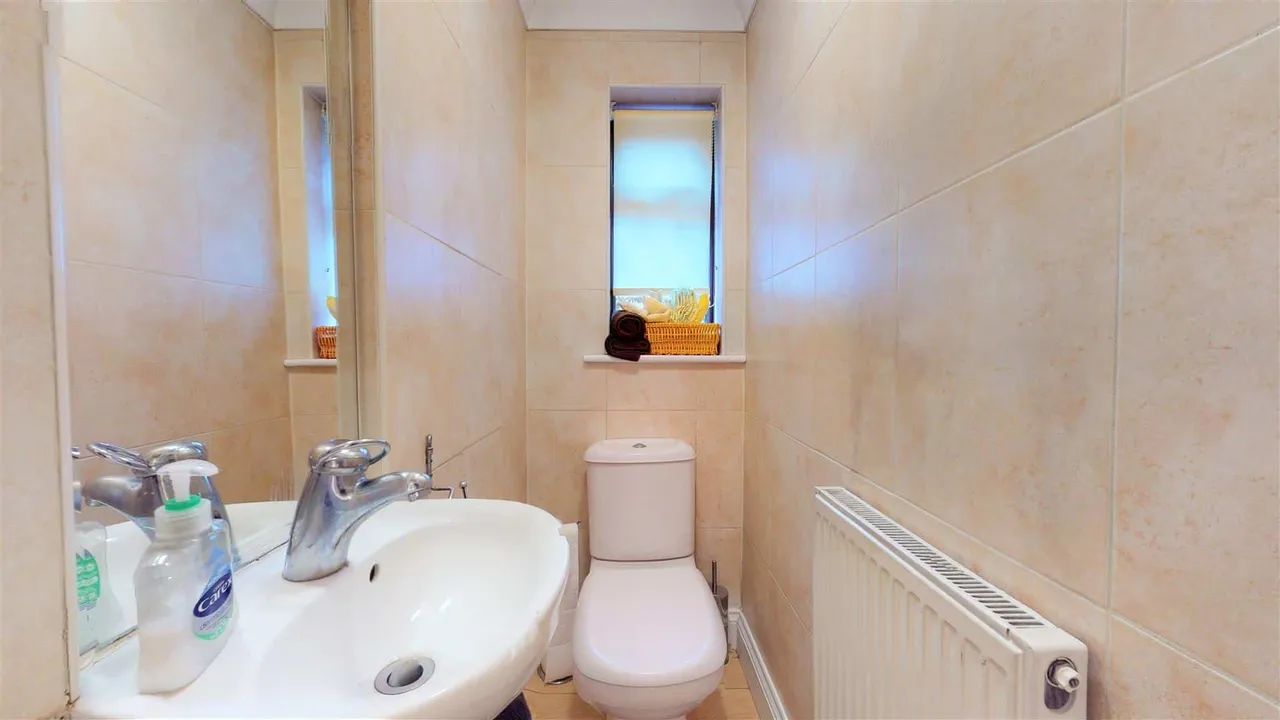 The Lindens, Loughton, photo 5