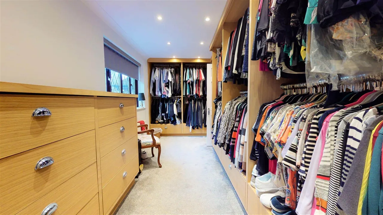 The Lindens, Loughton, photo 10
