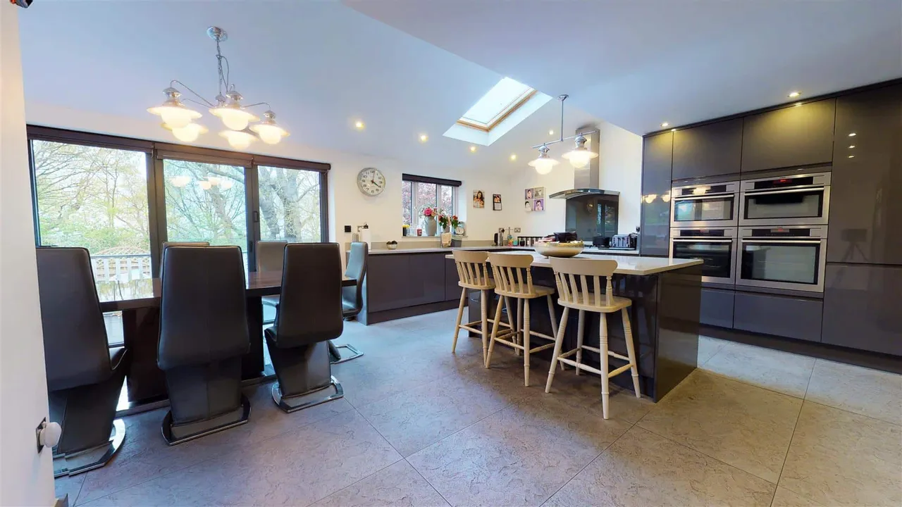 The Lindens, Loughton, photo 6