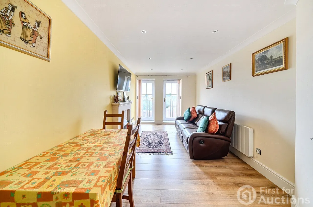 Stylish apartment with covered parking close to transport and local amenities, HA4, photo 6