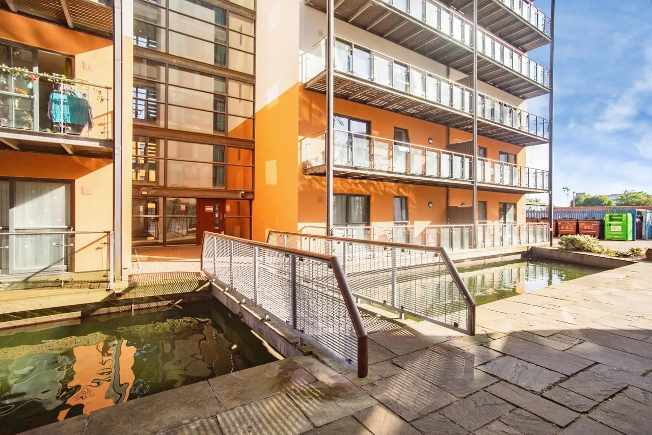 2 bed flat for sale, Pollard Street, Manchester, M4