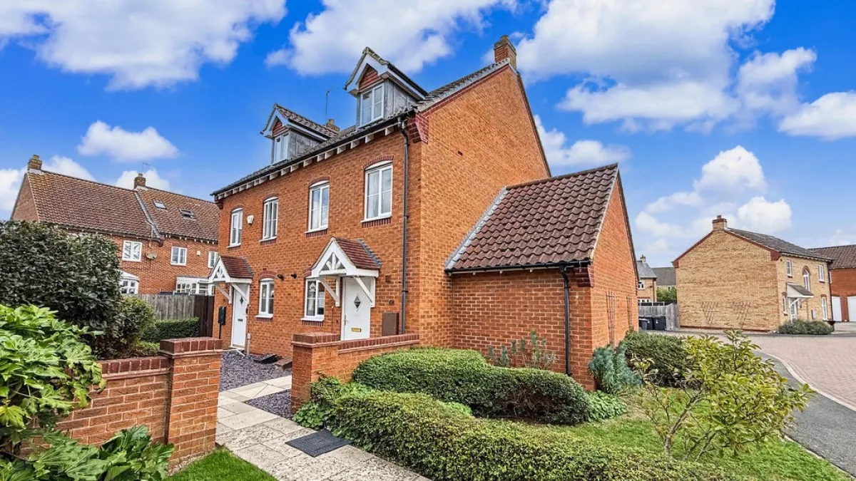 3 bed house for sale, Leveret Chase, Witham St Hughs