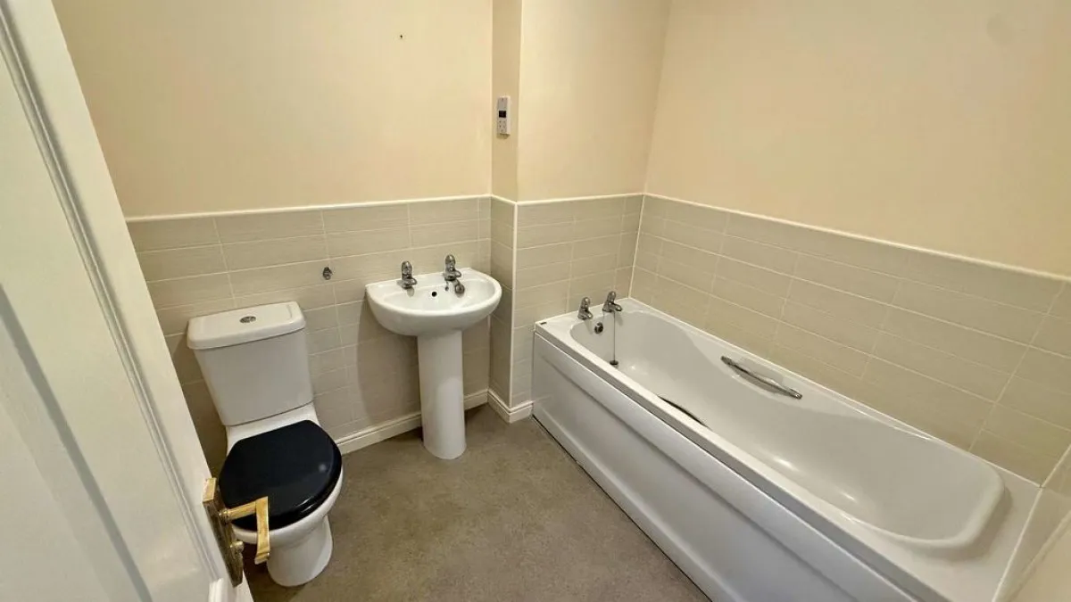 Leveret Chase, Witham St Hughs, photo 11