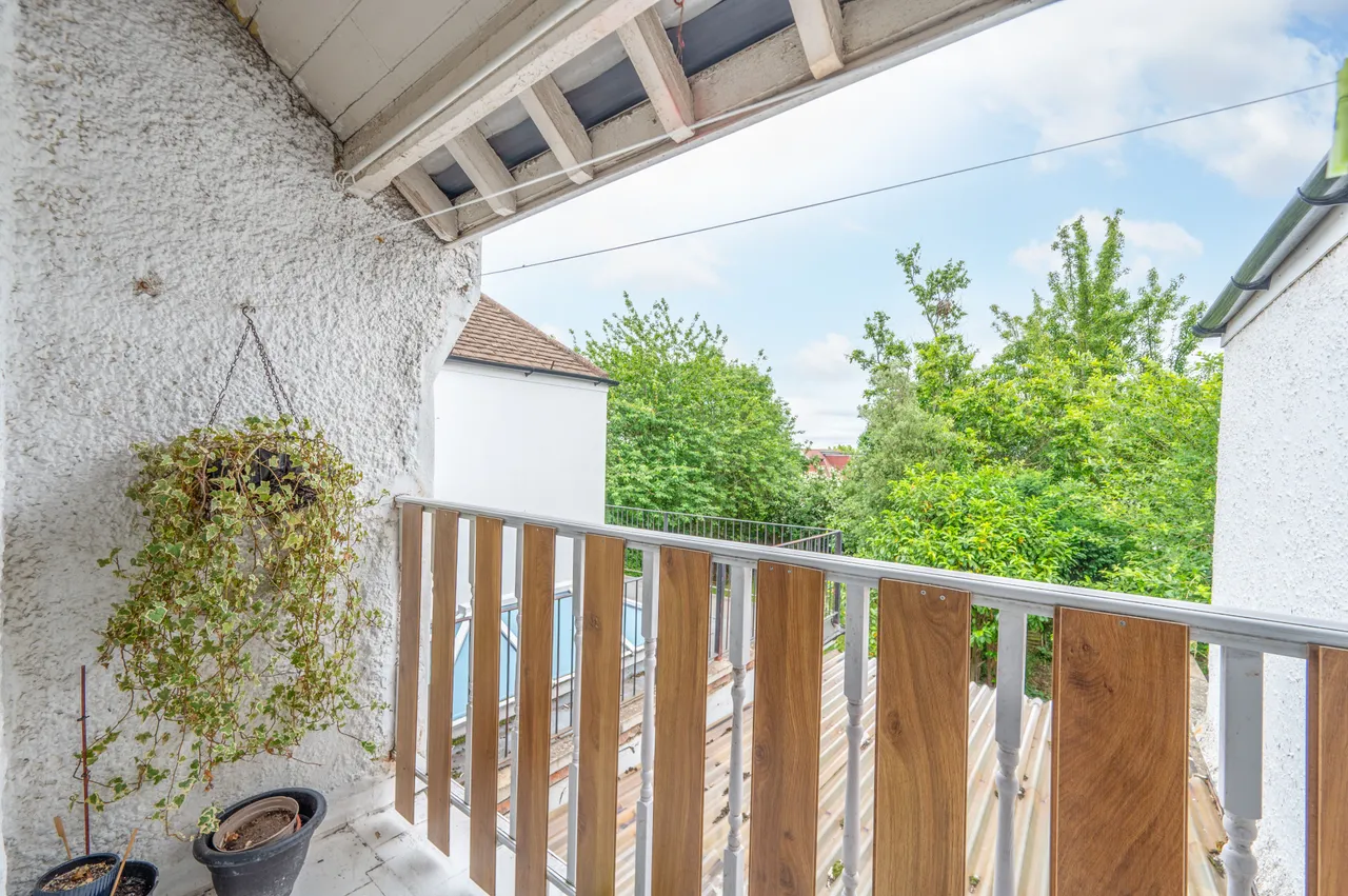64 Oxgate Gardens, London, photo 11