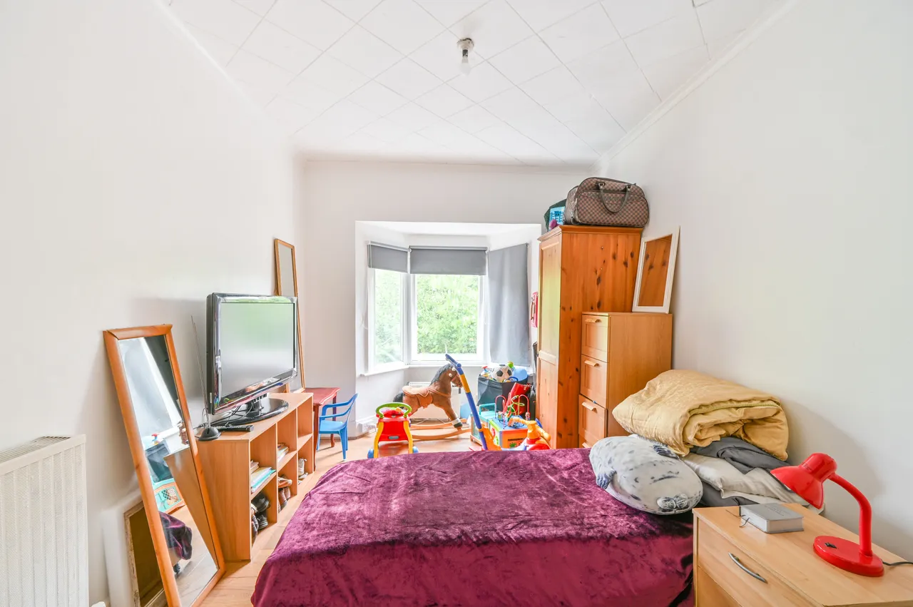64 Oxgate Gardens, London, photo 6
