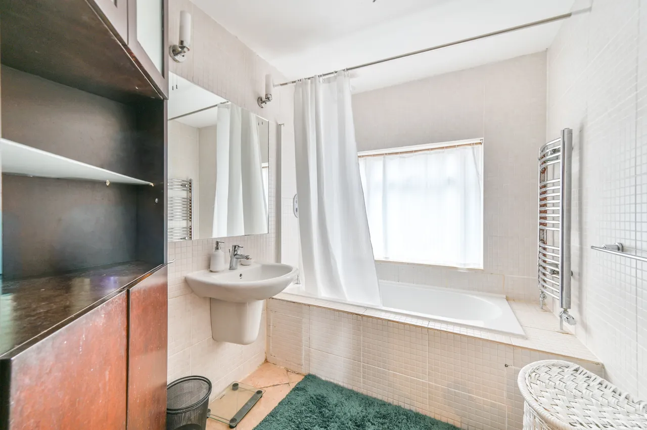 64 Oxgate Gardens, London, photo 7