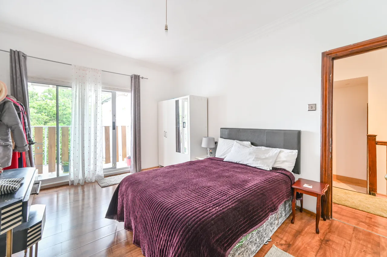 64 Oxgate Gardens, London, photo 4