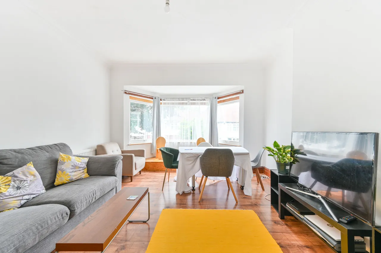 64 Oxgate Gardens, London, photo 10