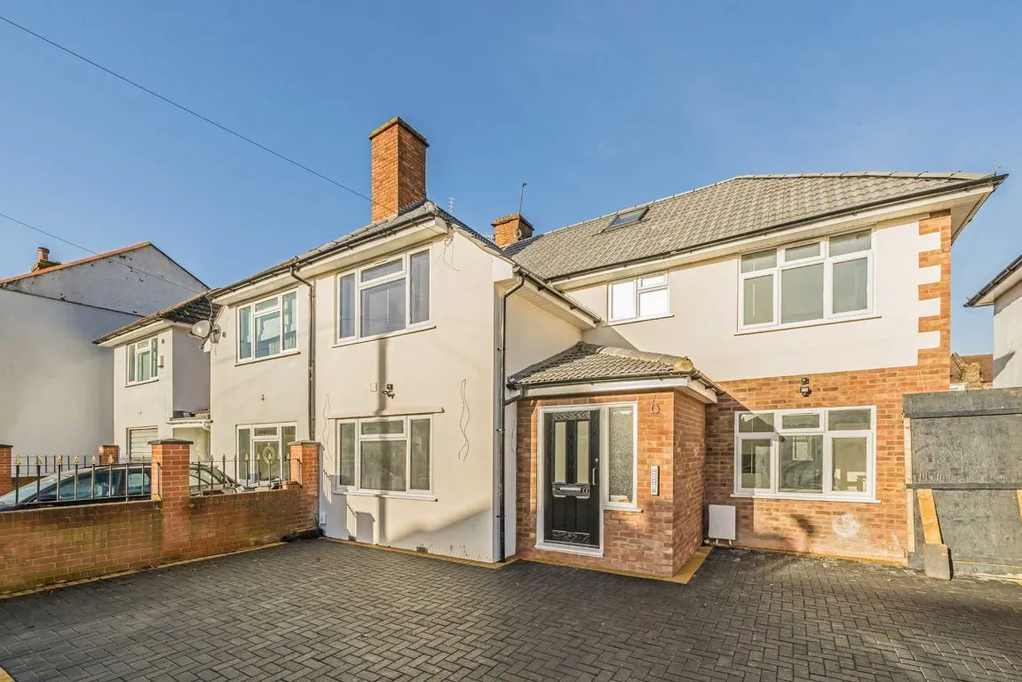 flat to rent, Wellington Avenue, TW3