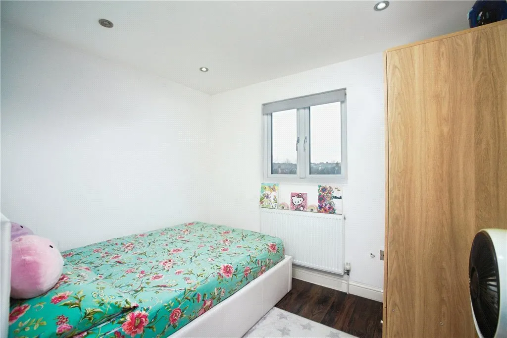 Norbury Crescent, London, SW16, photo 13