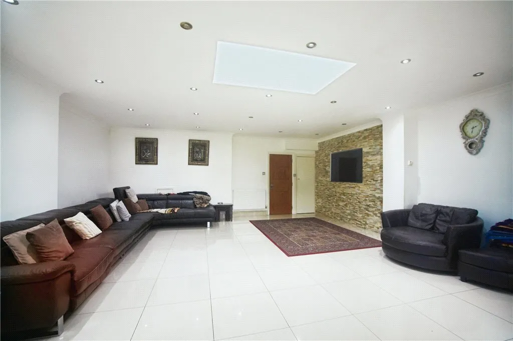 Norbury Crescent, London, SW16, photo 5