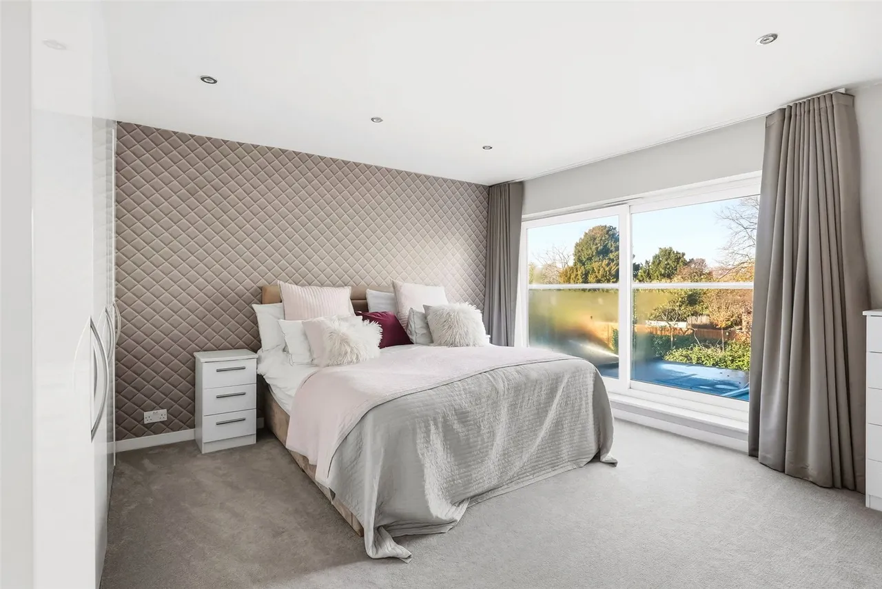 Hawkewood Road, Lower Sunbury, TW16 6HL, photo 18