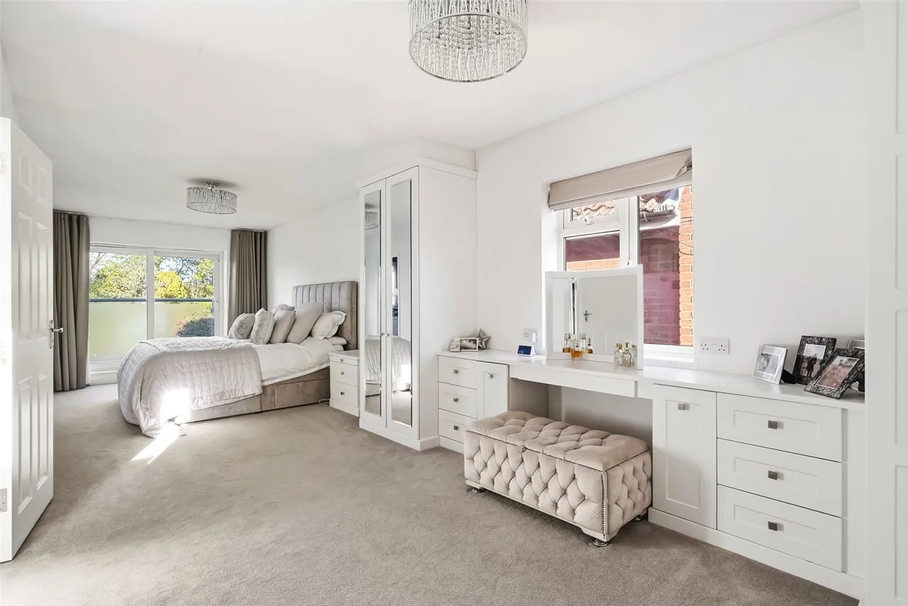 Hawkewood Road, Lower Sunbury, TW16 6HL, photo 14
