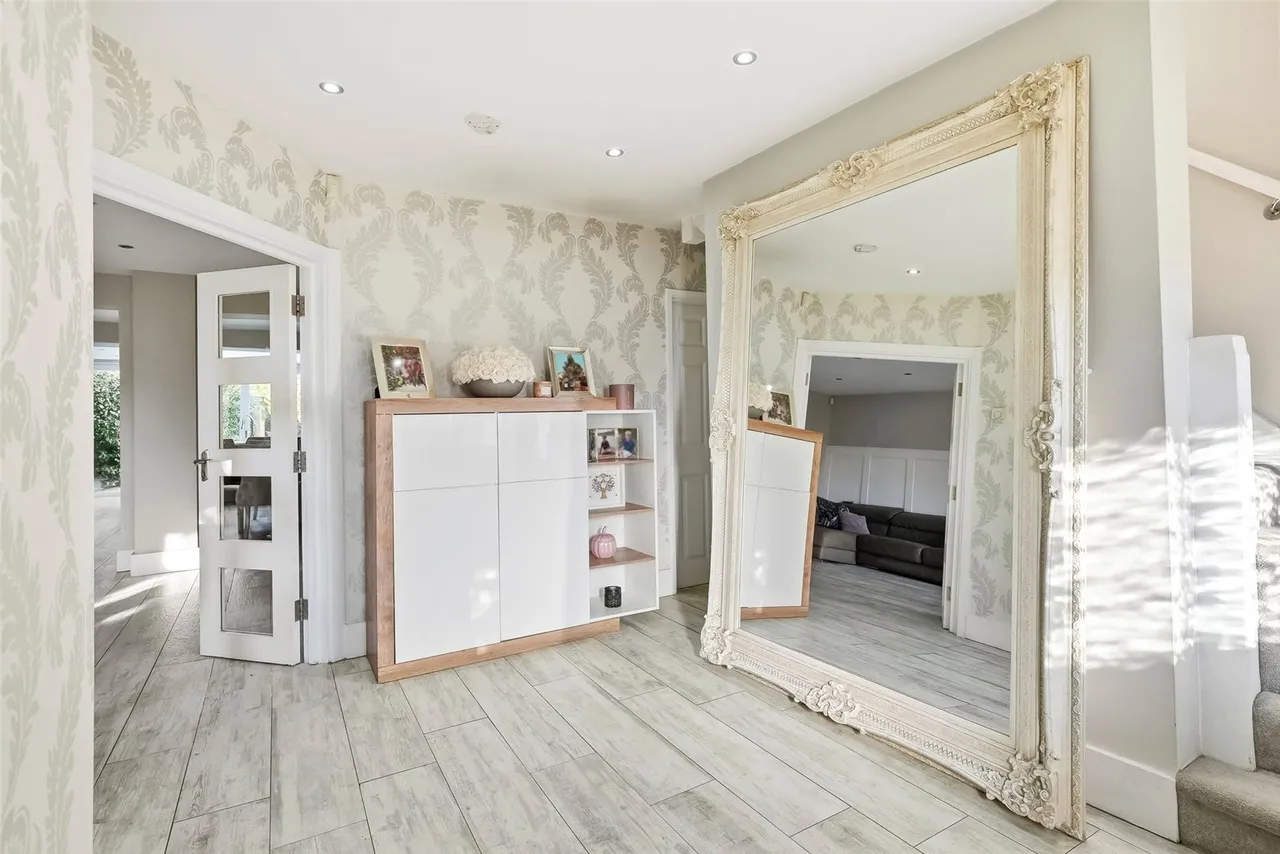 Hawkewood Road, Lower Sunbury, TW16 6HL, photo 15