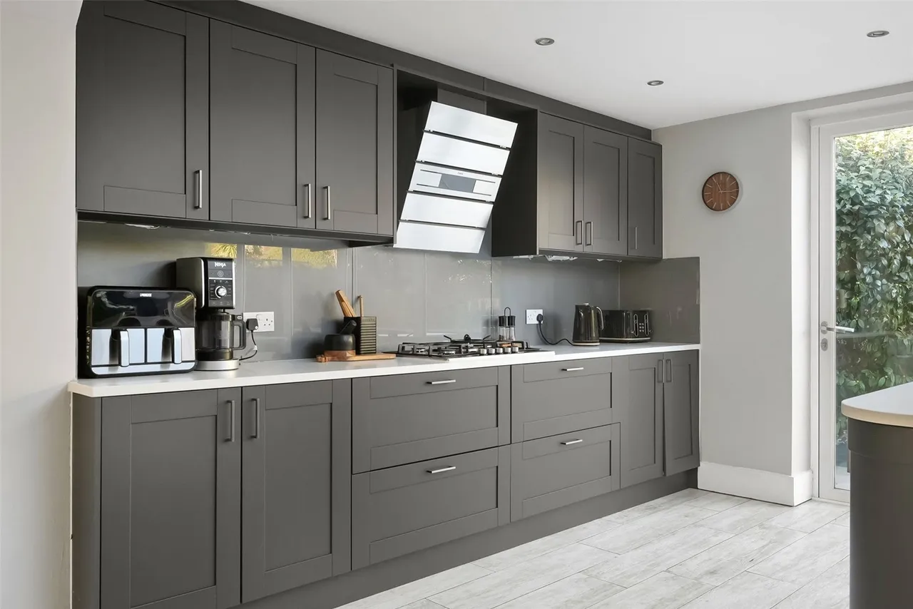 Hawkewood Road, Lower Sunbury, TW16 6HL, photo 9