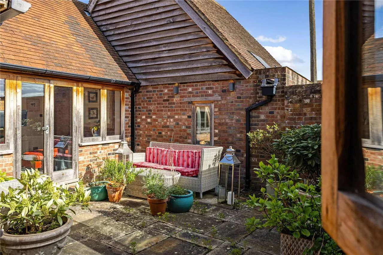 Lodsworth, Petworth, GU28, photo 21