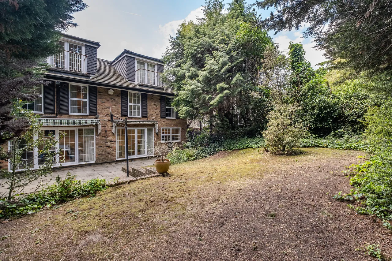 Lincoln Avenue, London, SW19, photo 12