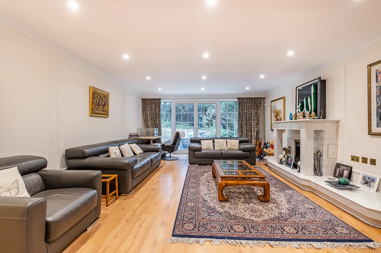 Lincoln Avenue, London, SW19, photo 11