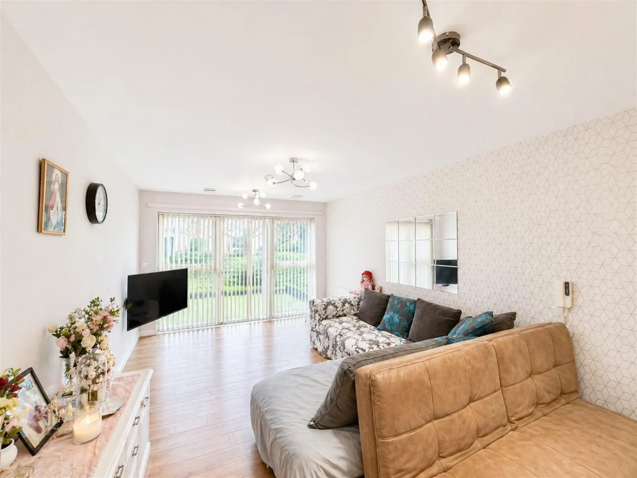 North Drive, Hounslow, TW3, photo 5