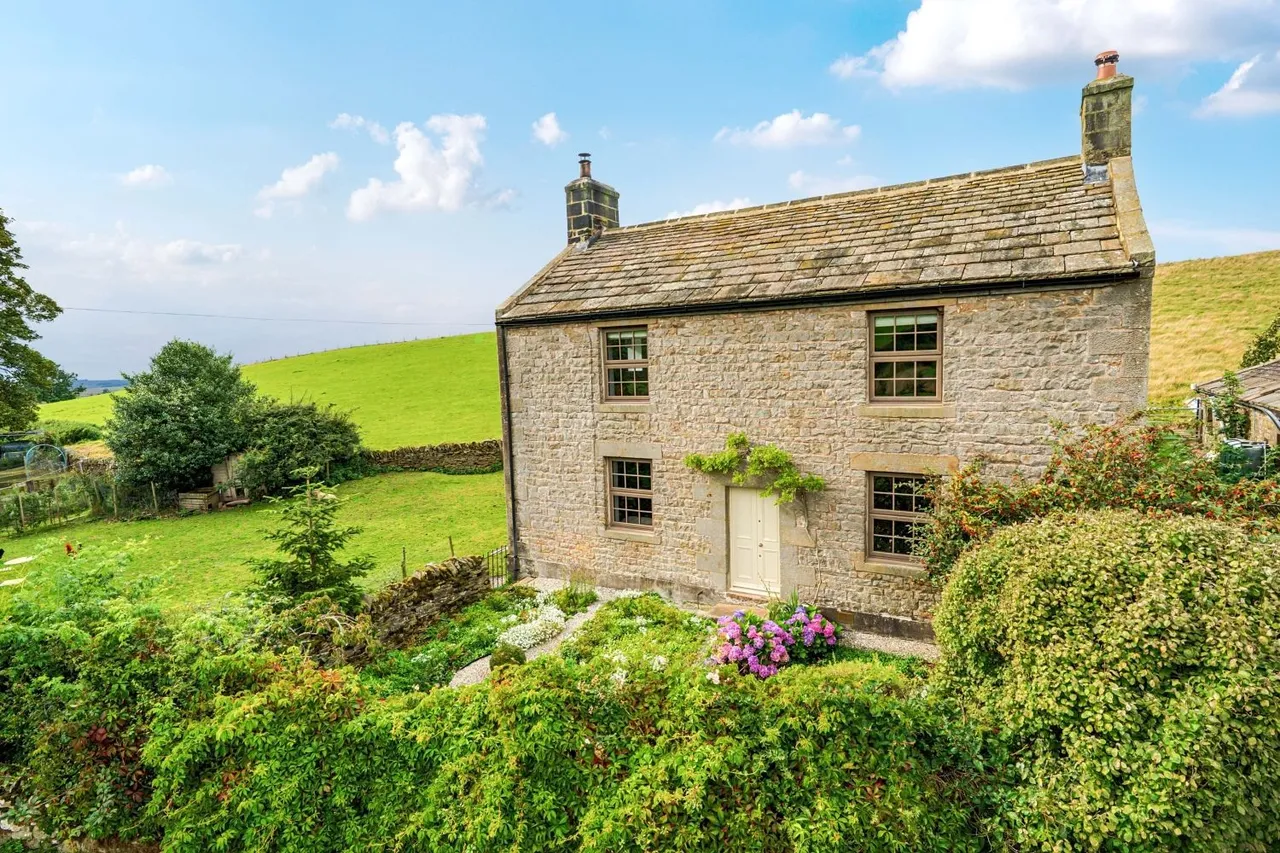 4 bed house for sale, The Old Farmhouse, Saughy Rigg, NE49