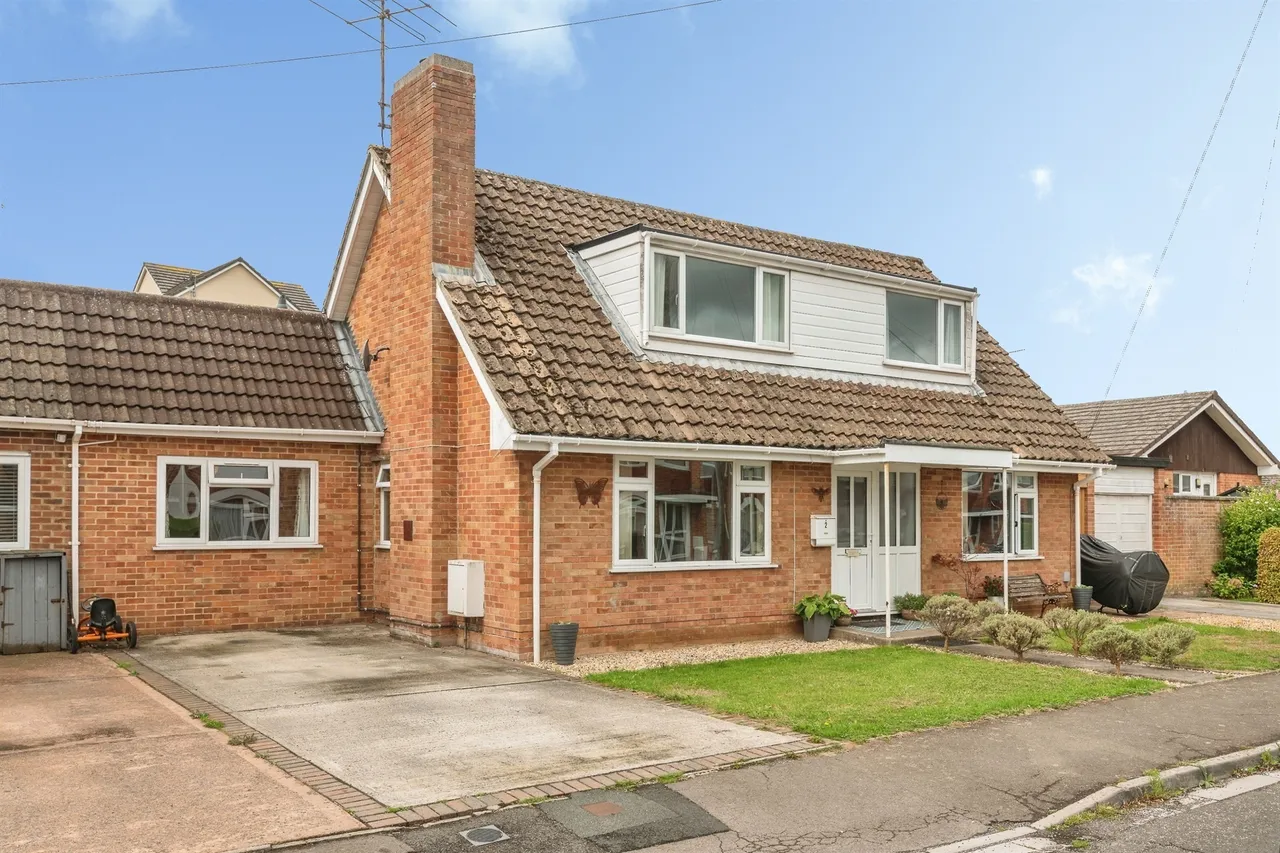 5 bed house for sale — Barrow Drive, Taunton