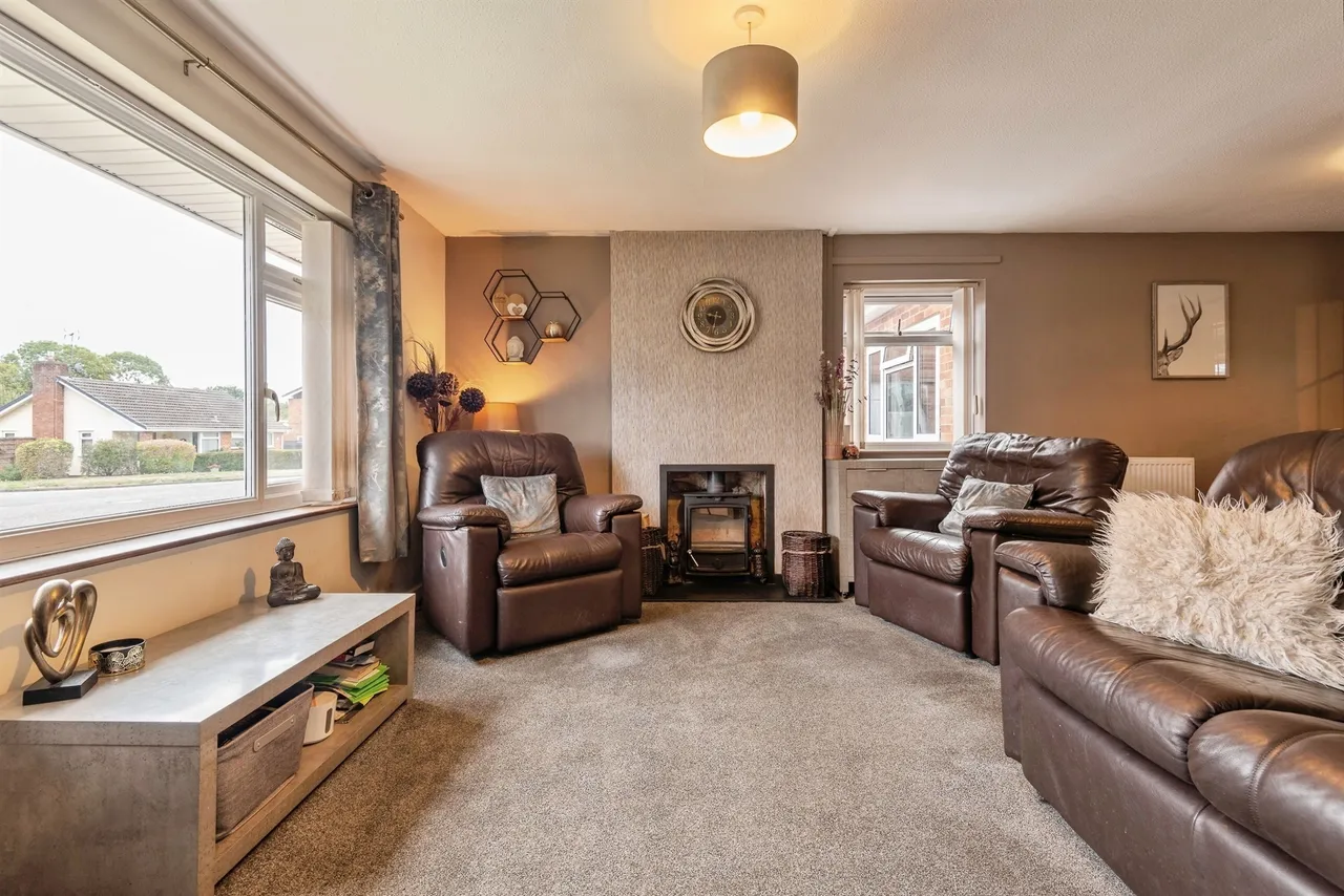 Barrow Drive, Taunton, photo 2
