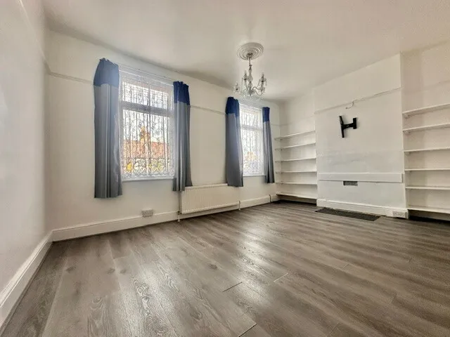 Faircross Avenue, IG11, photo 7