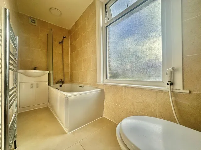 Faircross Avenue, IG11, photo 4