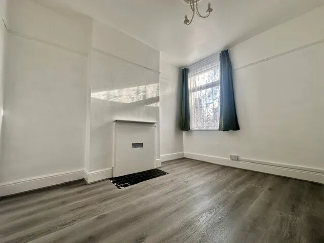 Faircross Avenue, IG11, photo 9