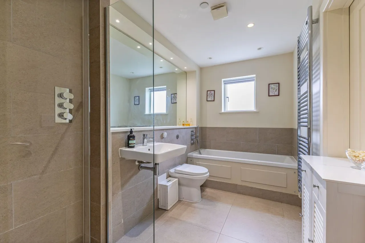 Henley Court, 3 Hernes Crescent, North Oxford, OX2 7PS, photo 8