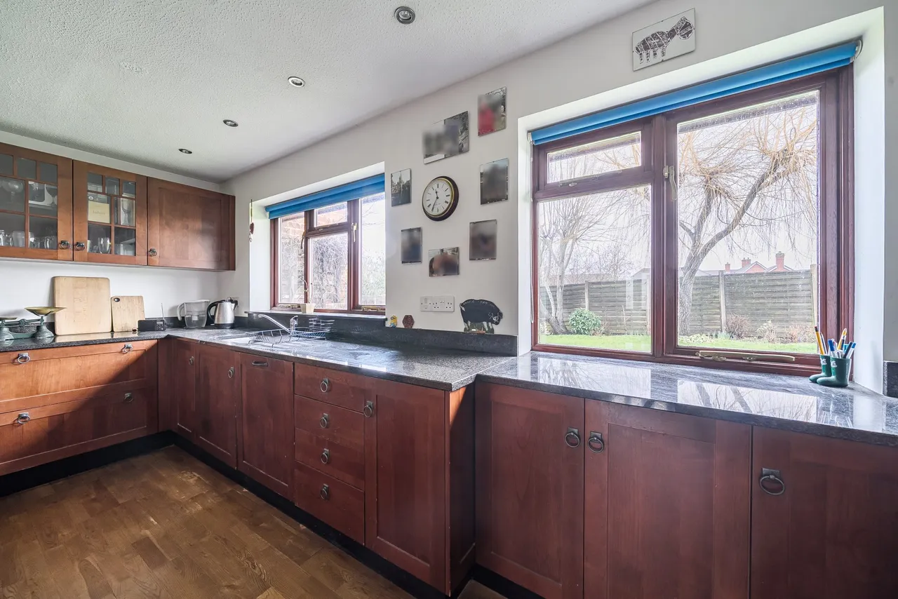 Waverley Close, Odiham, Hampshire, RG29 1AT, photo 3