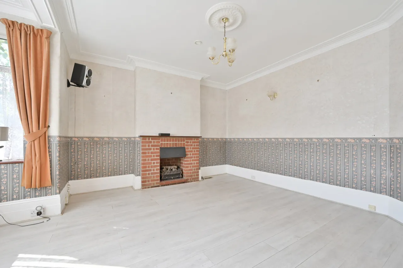 76 Radnor Road, Harrow, photo 2