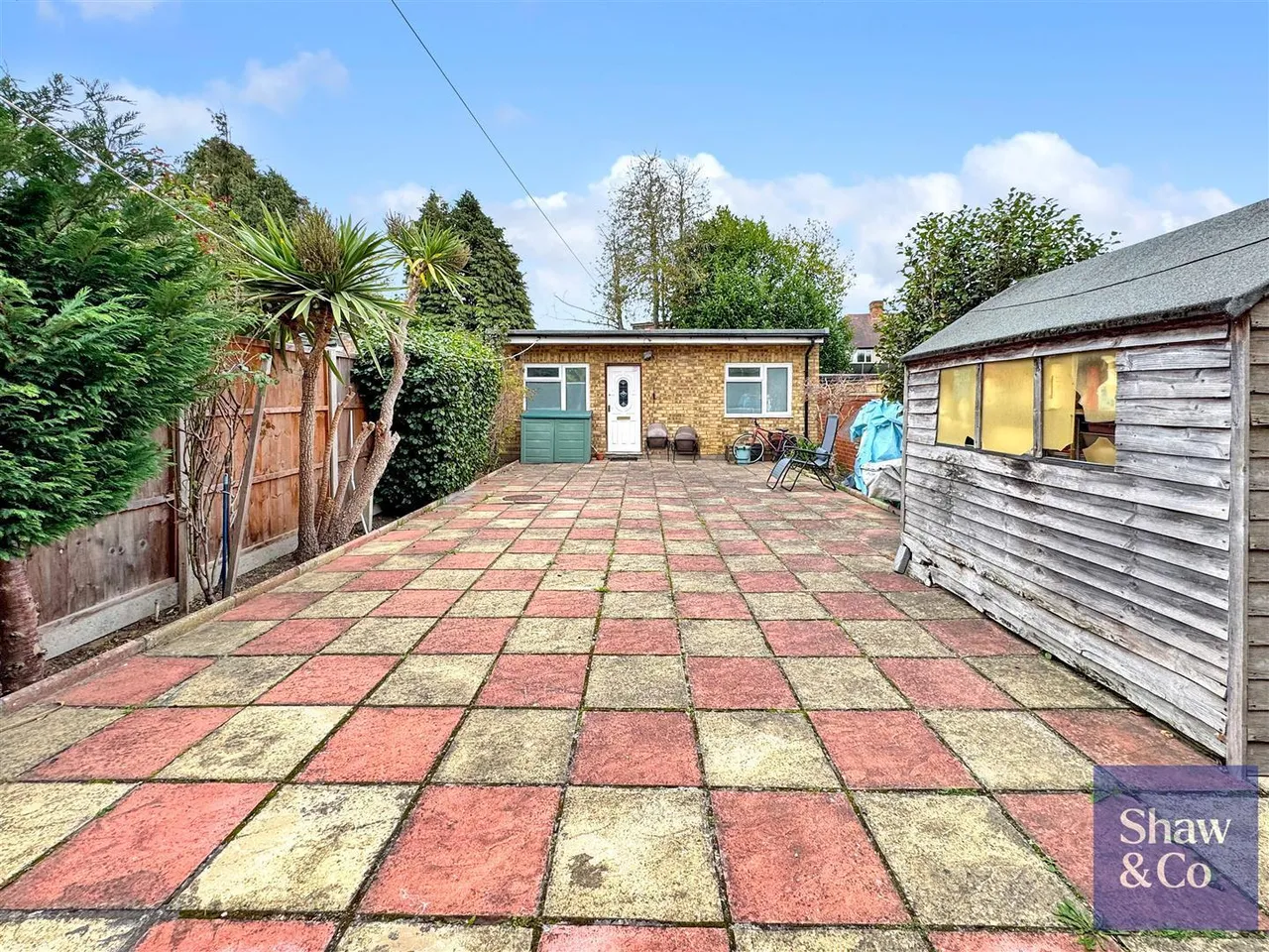 Chatsworth Crescent, Hounslow, photo 12