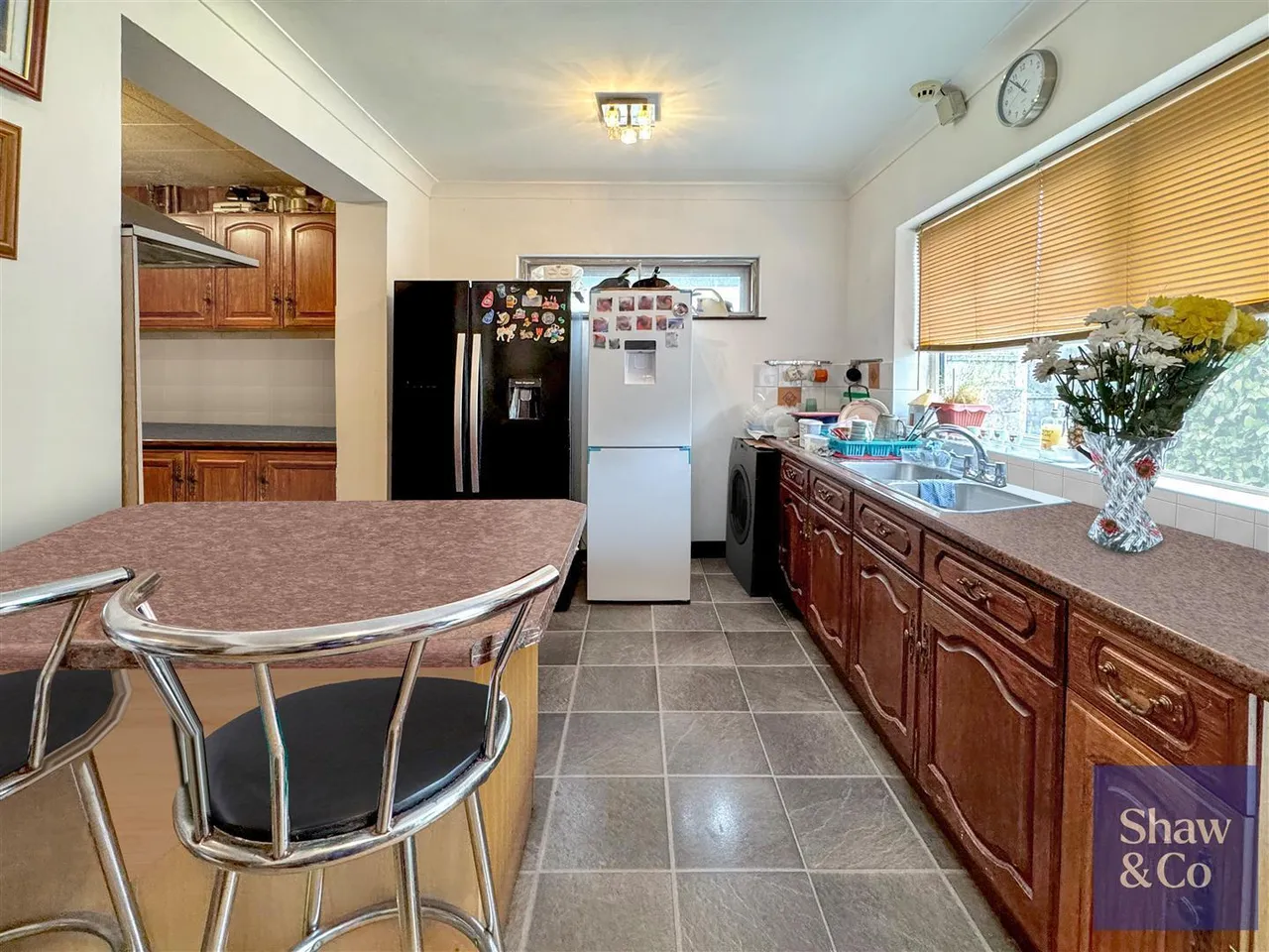 Chatsworth Crescent, Hounslow, photo 5