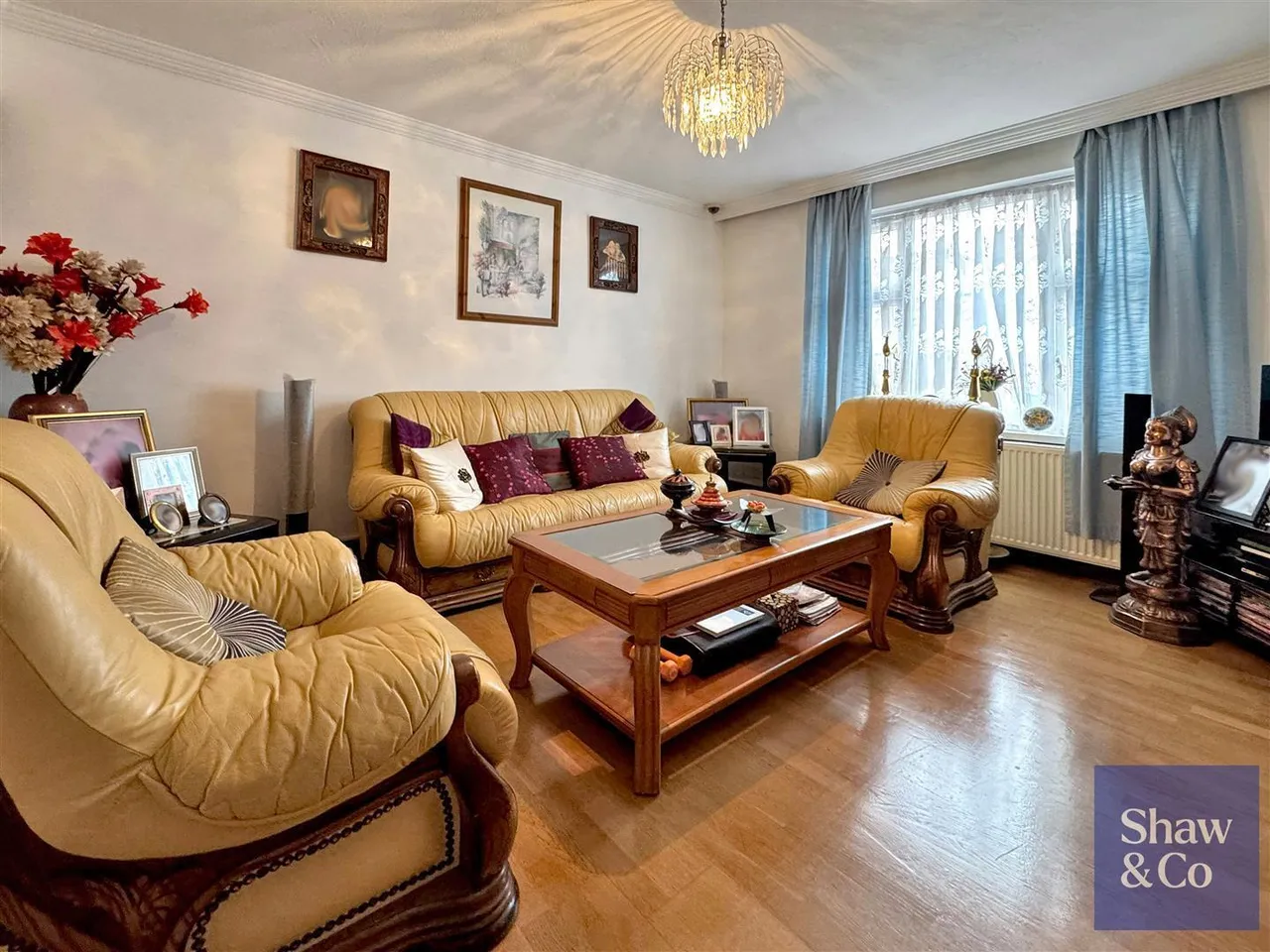 Chatsworth Crescent, Hounslow, photo 2