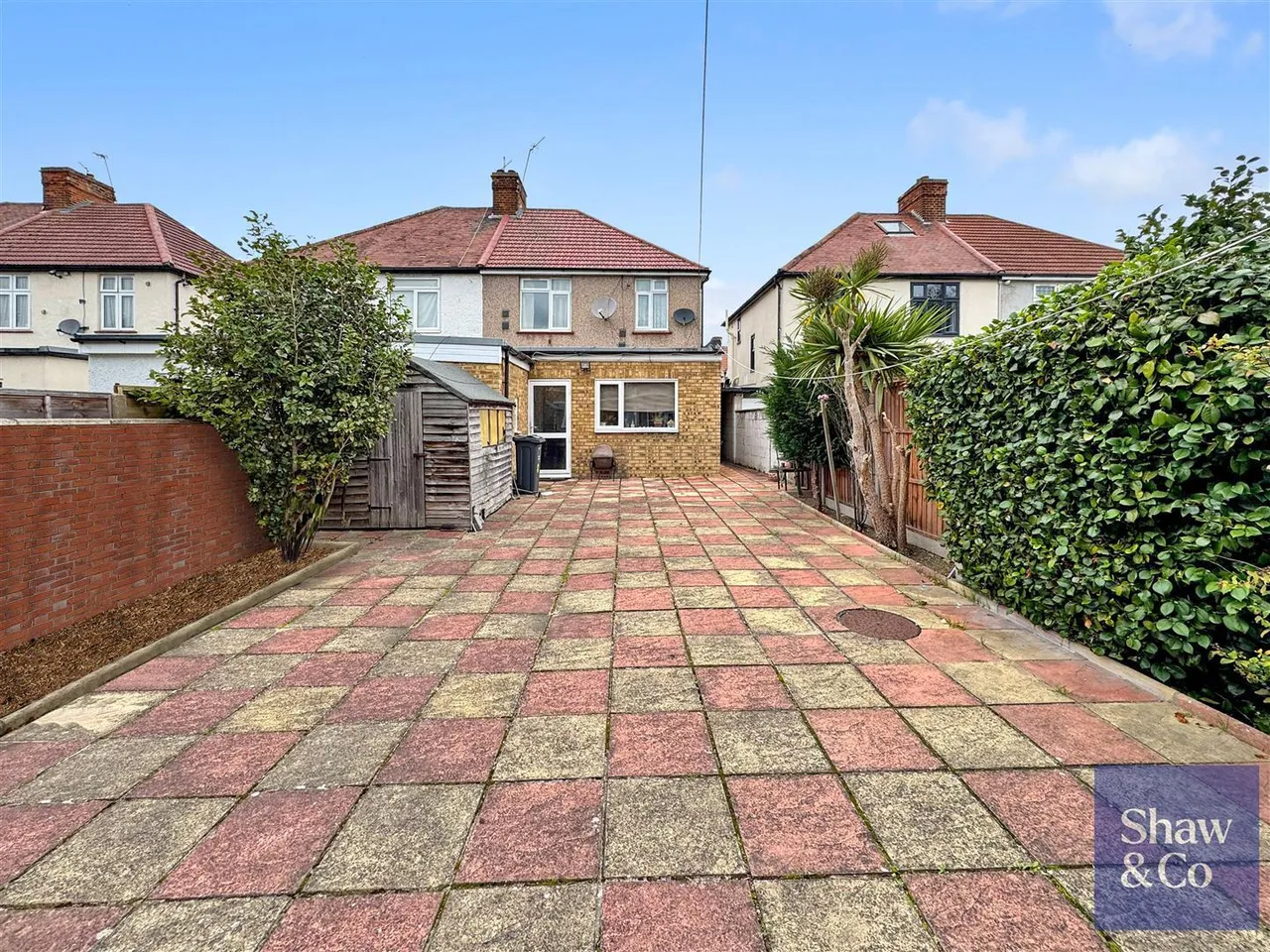 Chatsworth Crescent, Hounslow, photo 13