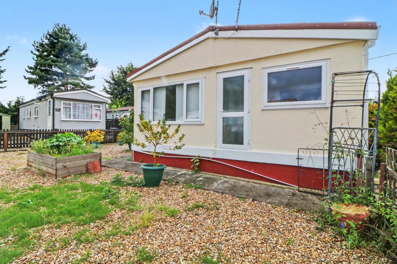 Woodrow Lane, Great Moulton, photo 13