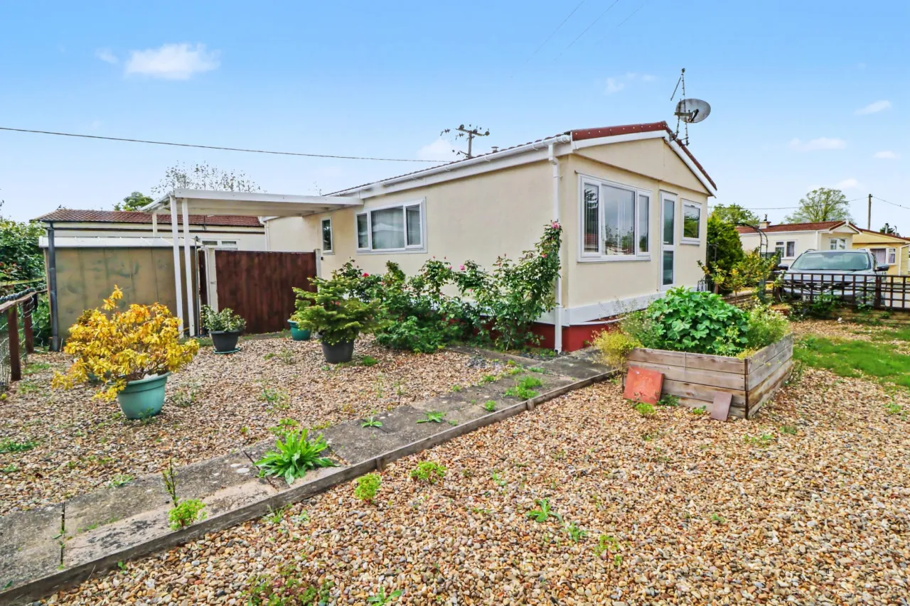 Woodrow Lane, Great Moulton, photo 6