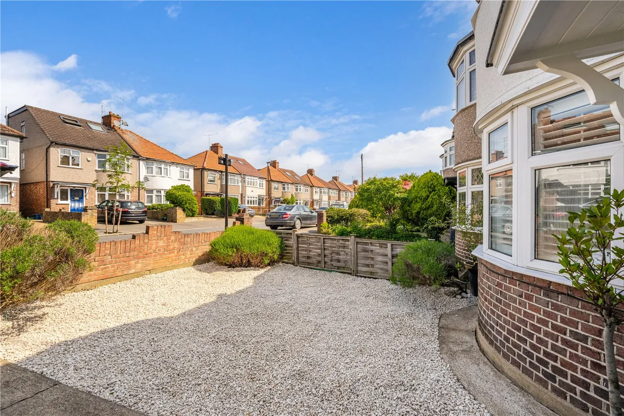 Kneller Gardens, Isleworth, TW7 7NP, photo 9