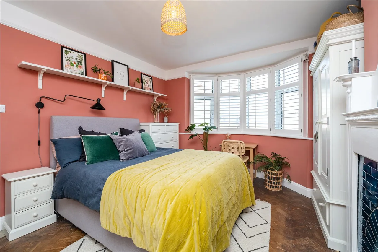 Kneller Gardens, Isleworth, TW7 7NP, photo 6