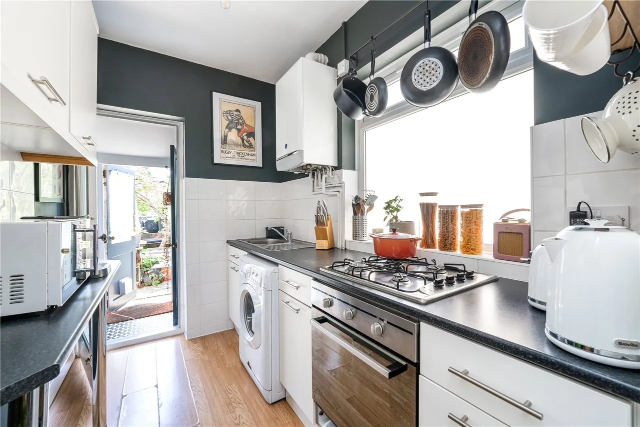 Kneller Gardens, Isleworth, TW7 7NP, photo 4