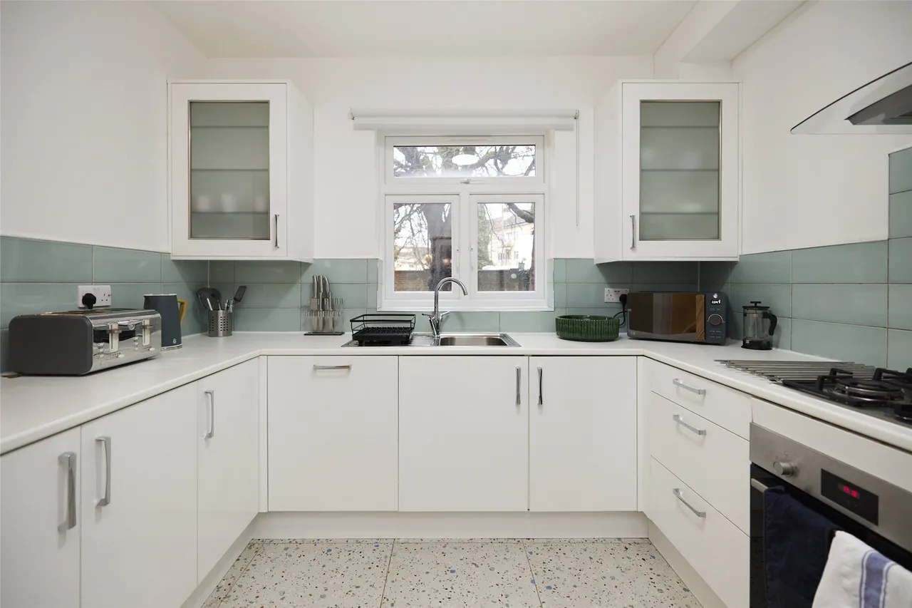 Ravenswood Court, Kingston Hill, Kingston Upon Thames11, KT2, photo 4