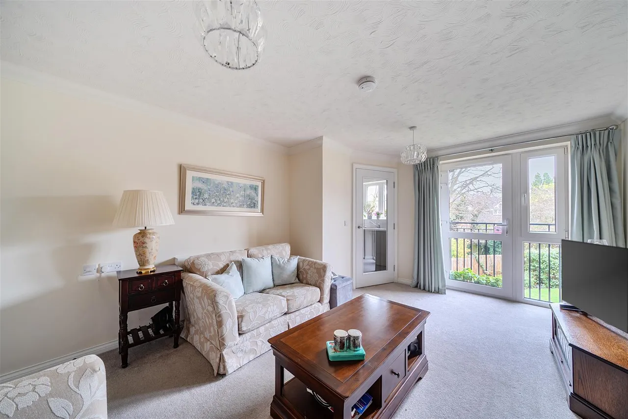 Great Tattenhams, Epsom, KT18, photo 3