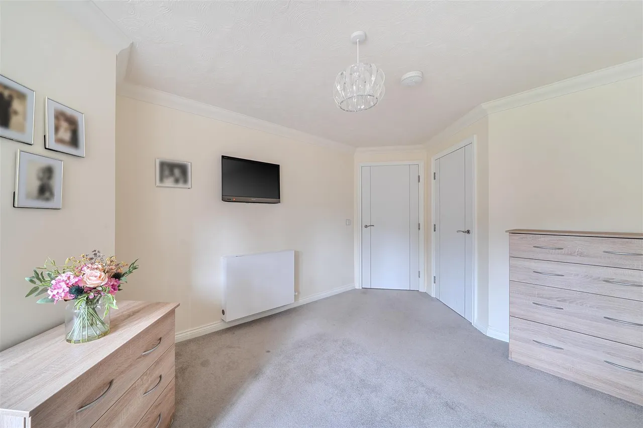 Great Tattenhams, Epsom, KT18, photo 9