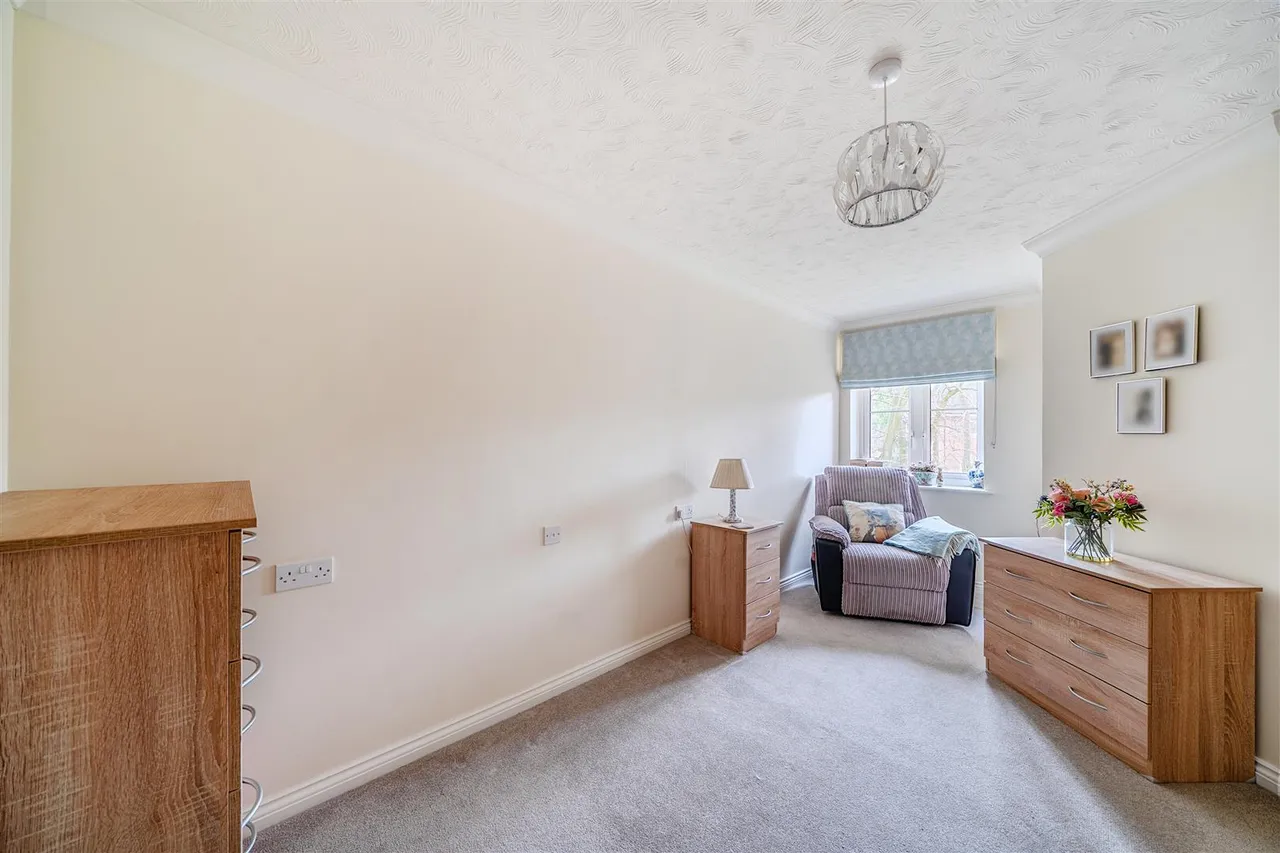 Great Tattenhams, Epsom, KT18, photo 10